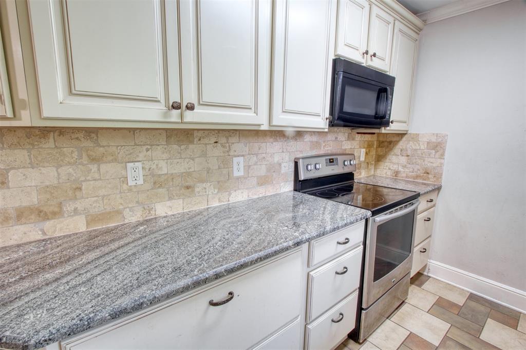 919 Elmwood Drive Property Photo 13