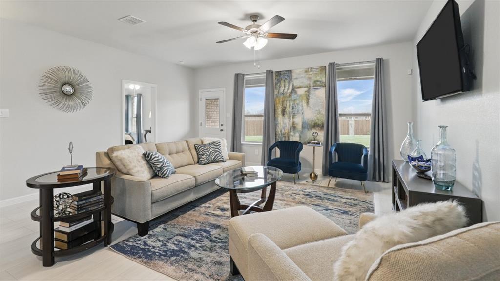 1009 Traction Trail Property Photo 13