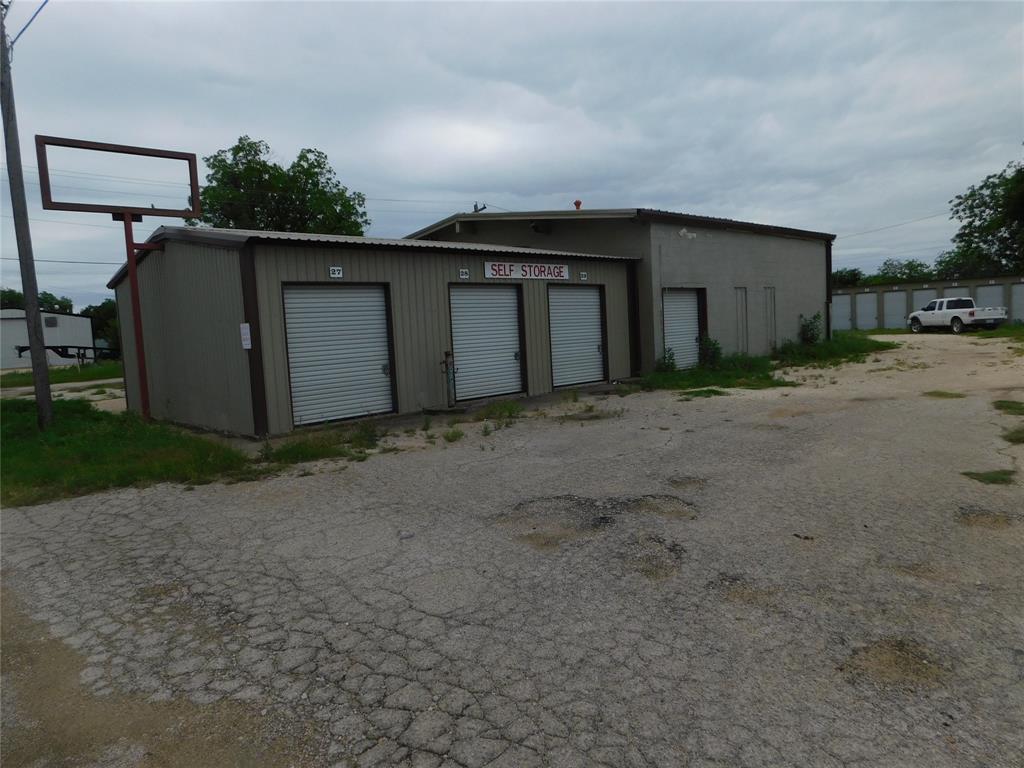 1401 N Neches Property Photo