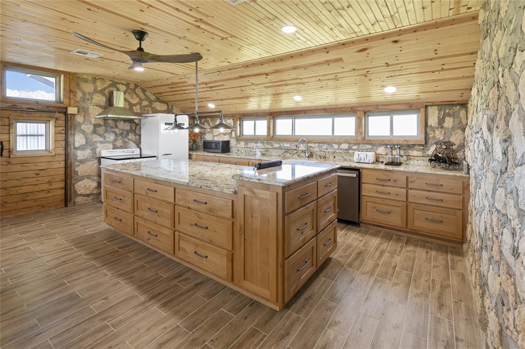 725 County Road 520 Property Photo 31