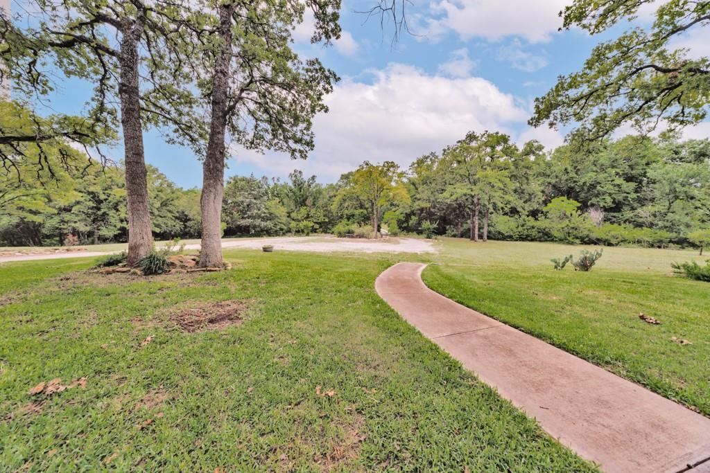 215 Private Road 2394 Property Photo 3