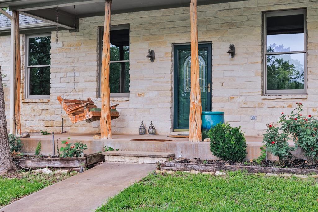 215 Private Road 2394 Property Photo 8