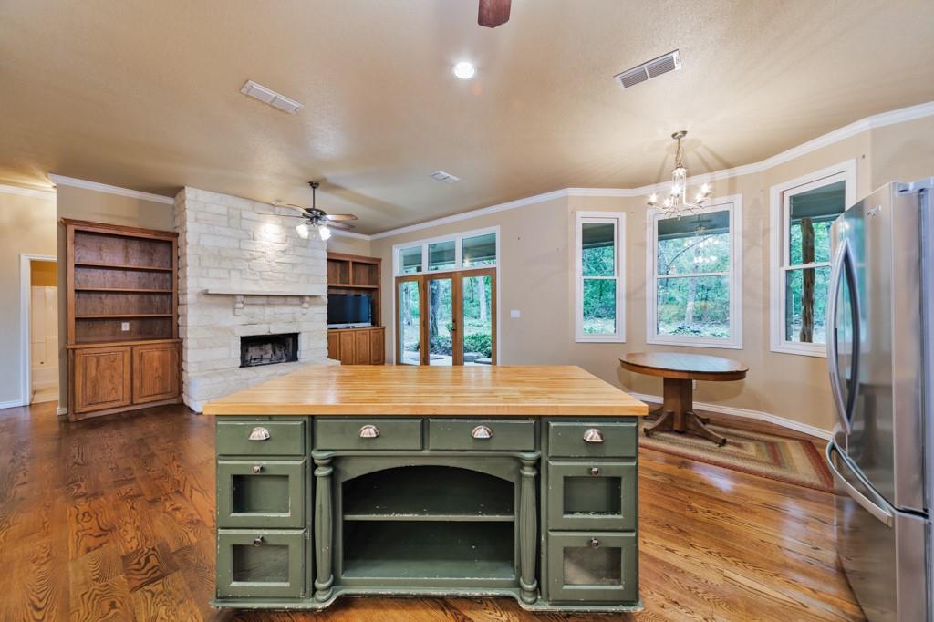 215 Private Road 2394 Property Photo 11