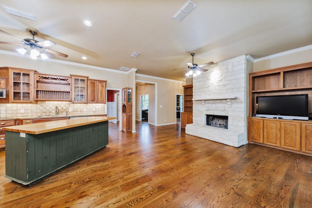 215 Private Road 2394 Property Photo 13