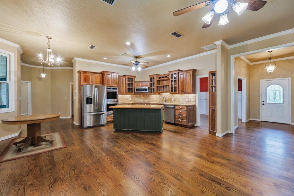 215 Private Road 2394 Property Photo 17