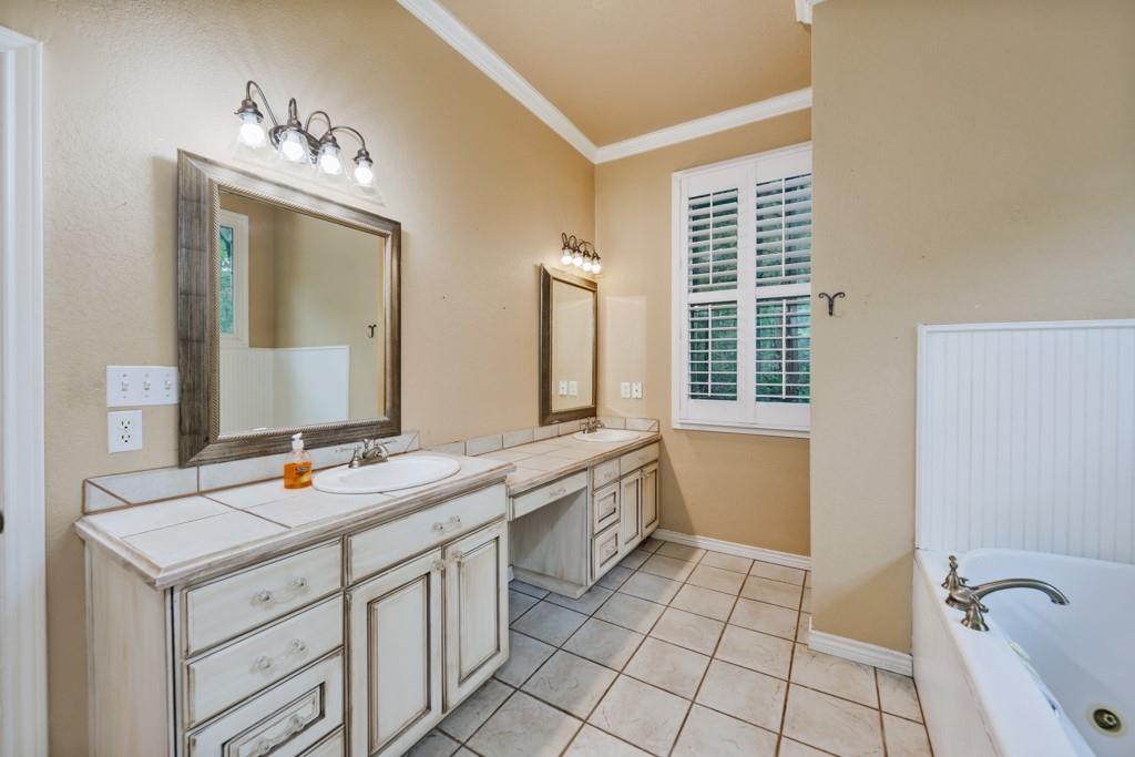 215 Private Road 2394 Property Photo 24