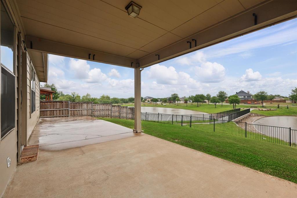 14900 Riverside Drive Property Photo 3