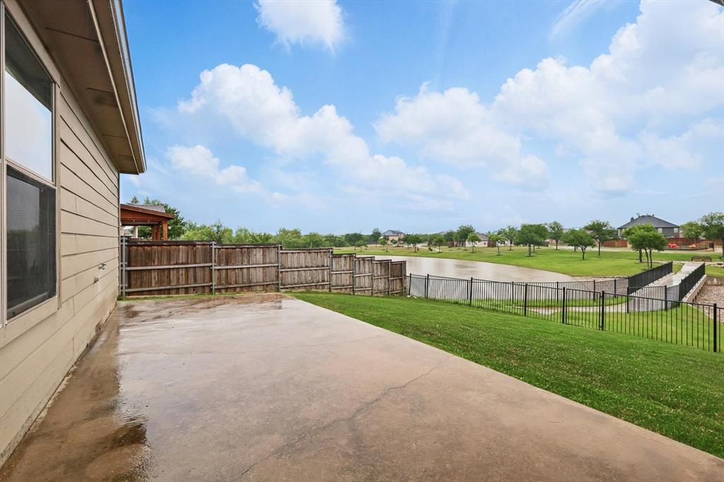 14900 Riverside Drive Property Photo 4