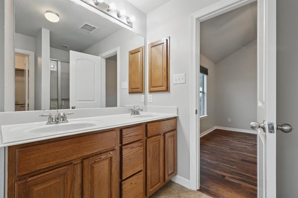 14900 Riverside Drive Property Photo 28
