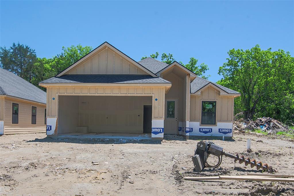207 W Elm Street Property Photo