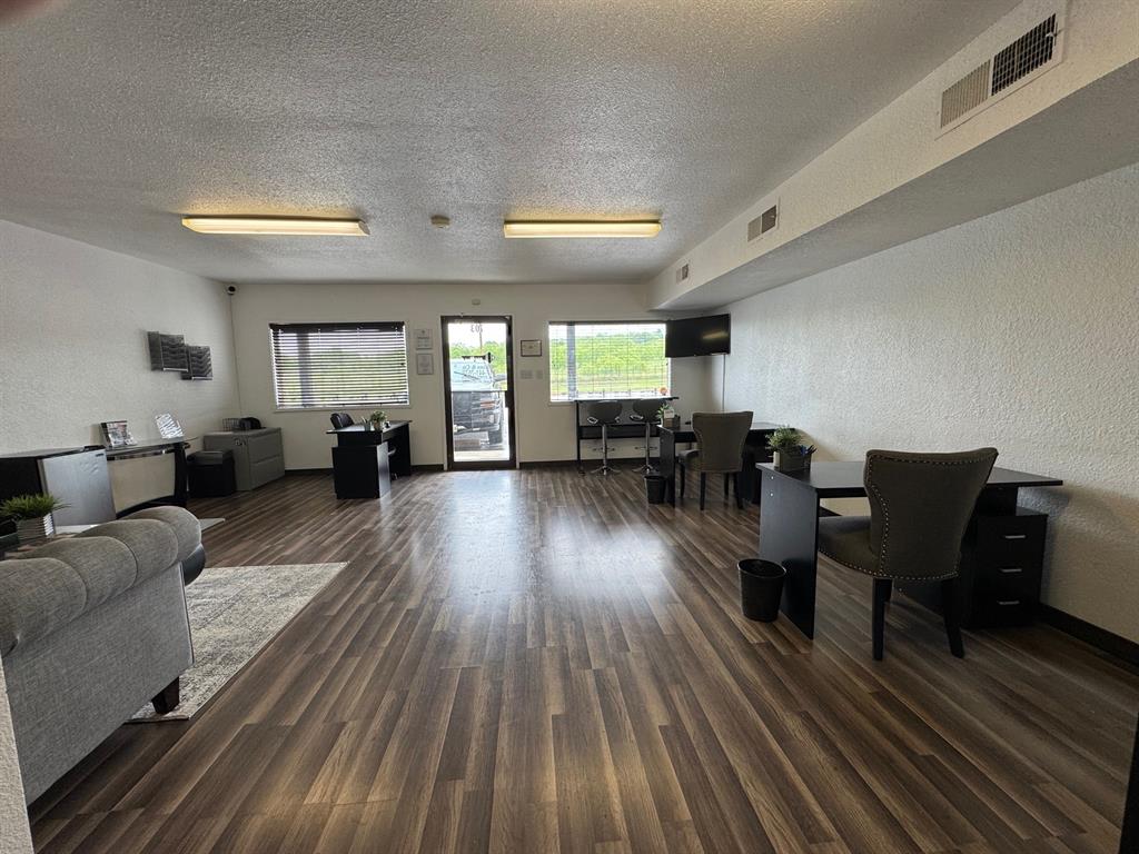 703 N Fm 1187 Property Photo 2