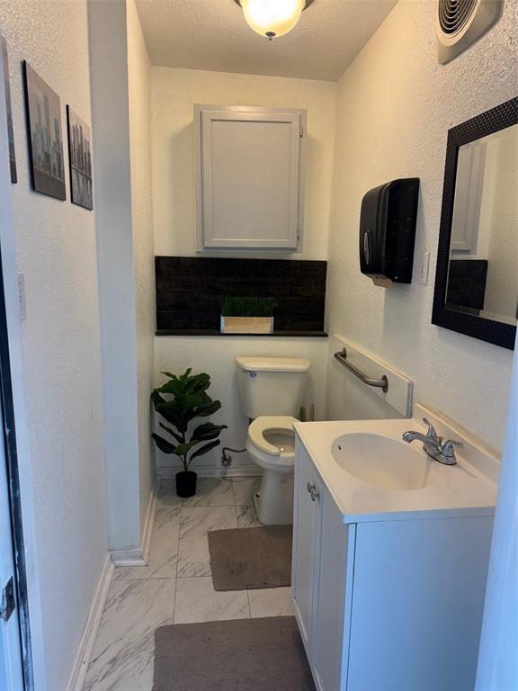 703 N Fm 1187 Property Photo 7