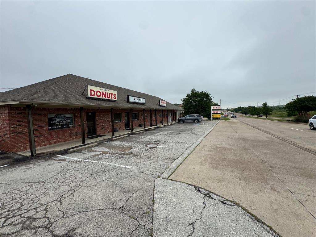 703 N Fm 1187 Property Photo 12
