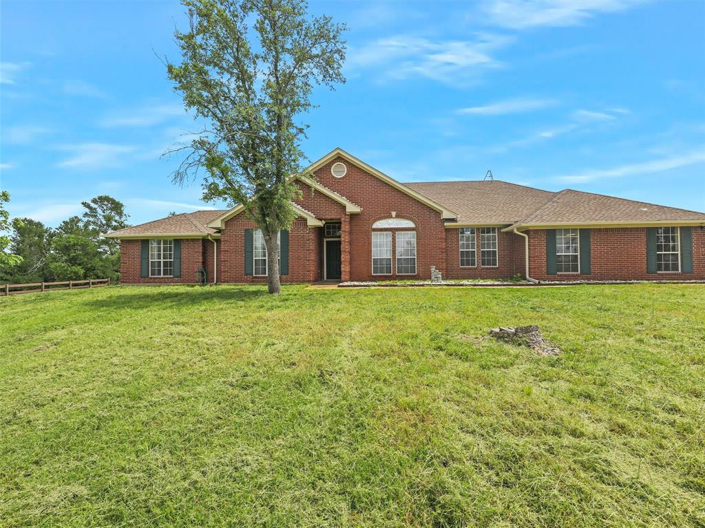 9004 County Road 101 Property Photo 1