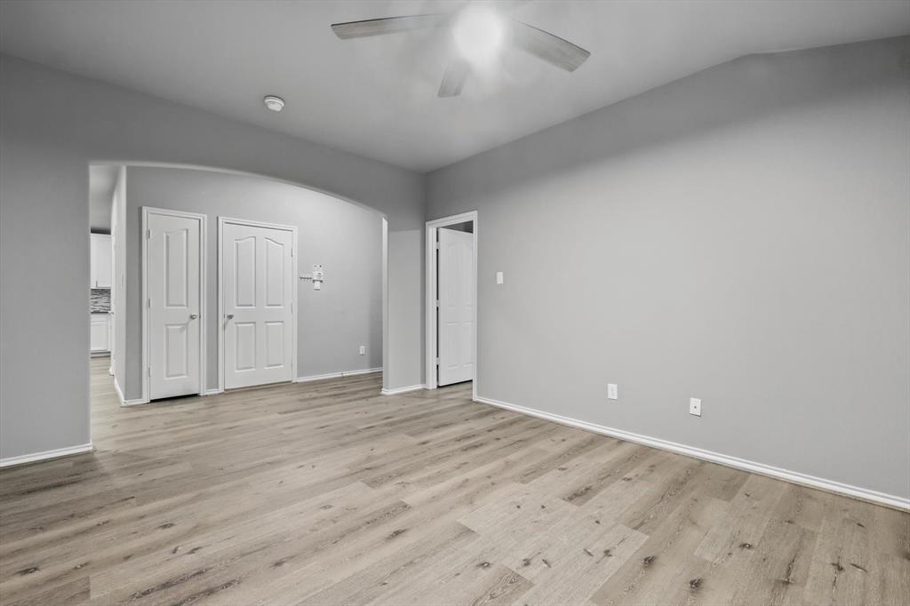 4528 Sleepy Meadows Drive Property Photo 5