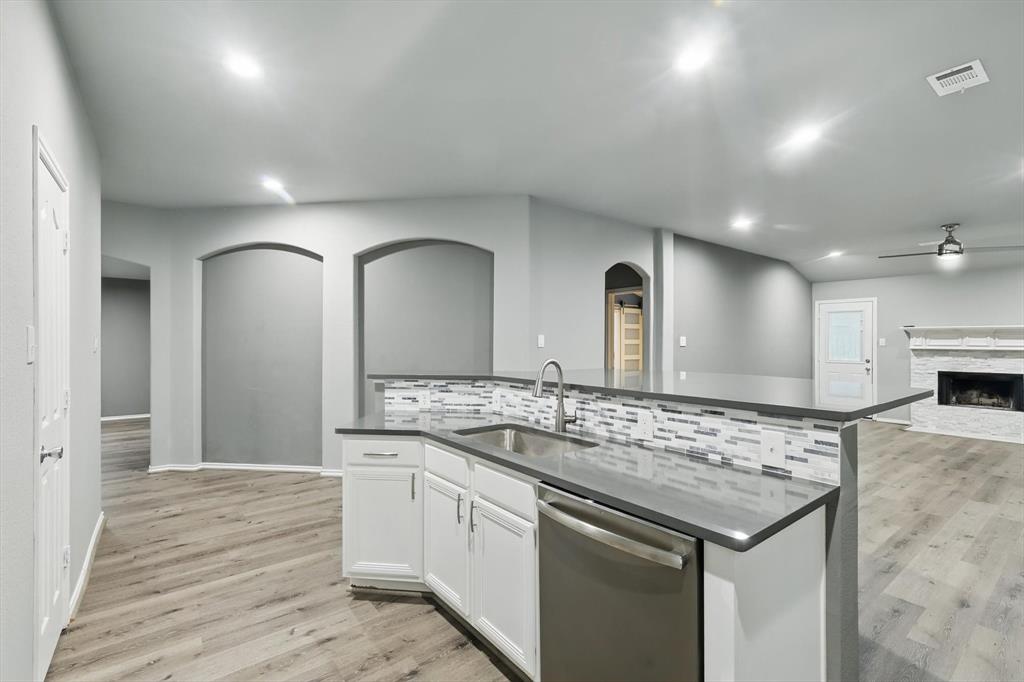 4528 Sleepy Meadows Drive Property Photo 13