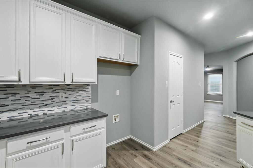 4528 Sleepy Meadows Drive Property Photo 14
