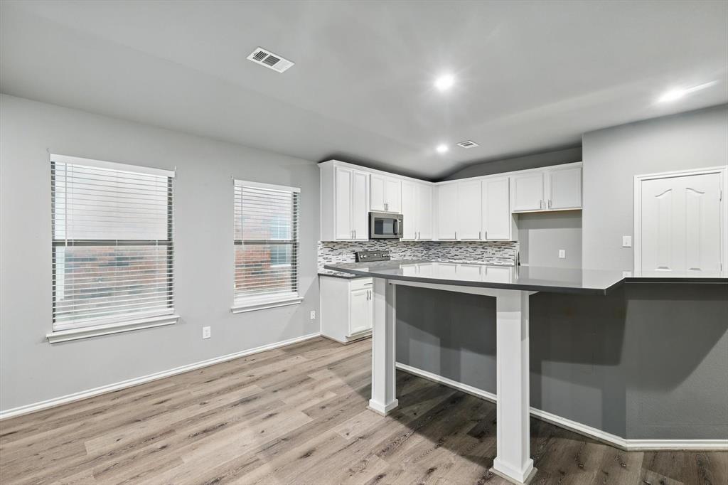 4528 Sleepy Meadows Drive Property Photo 15
