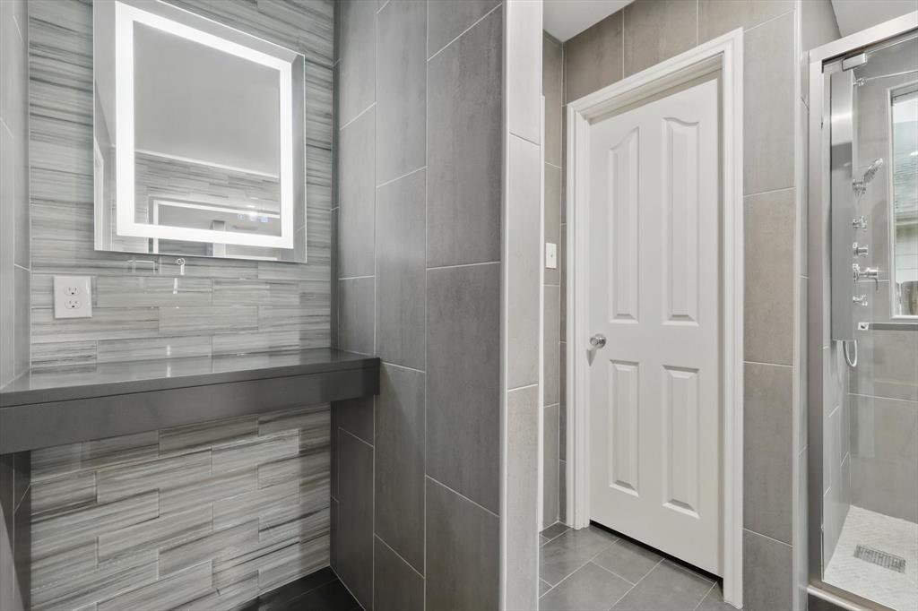 4528 Sleepy Meadows Drive Property Photo 19