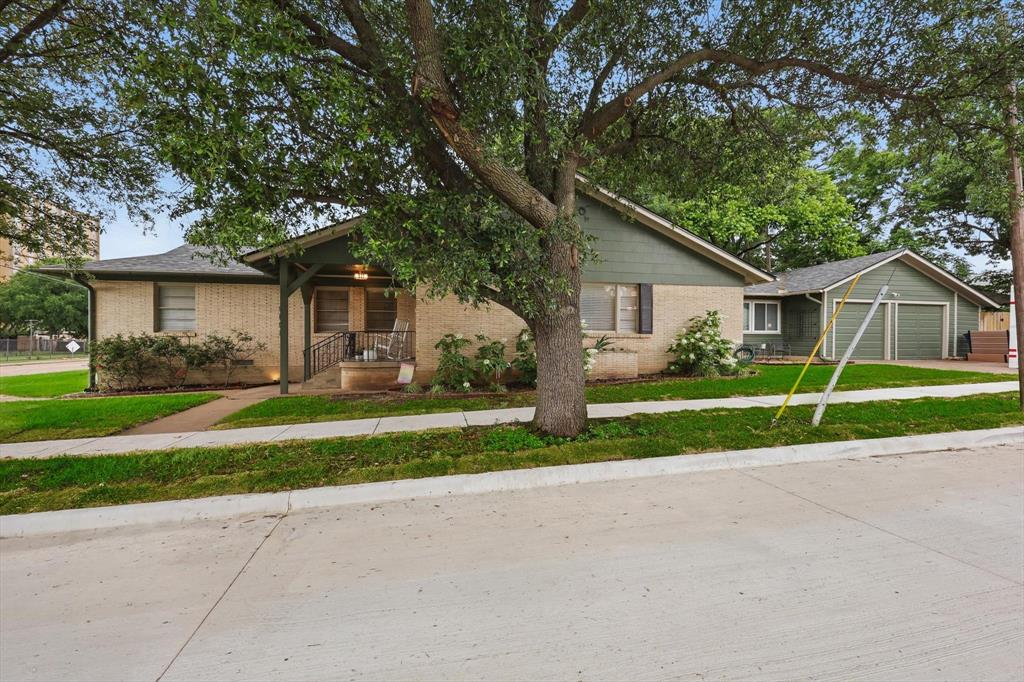 2403 W Colorado Boulevard Property Photo