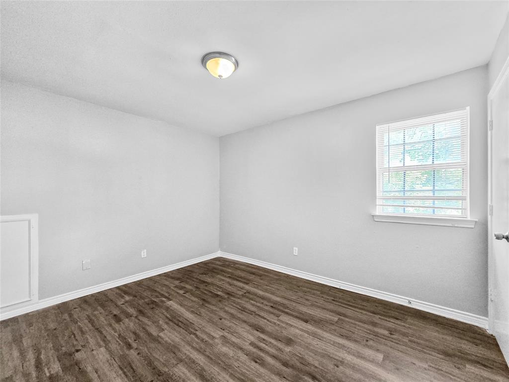 2404 Dalgreen Drive Property Photo 9