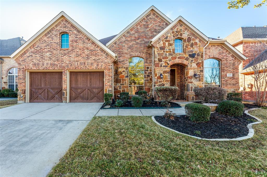920 Fannin Drive Property Photo 1