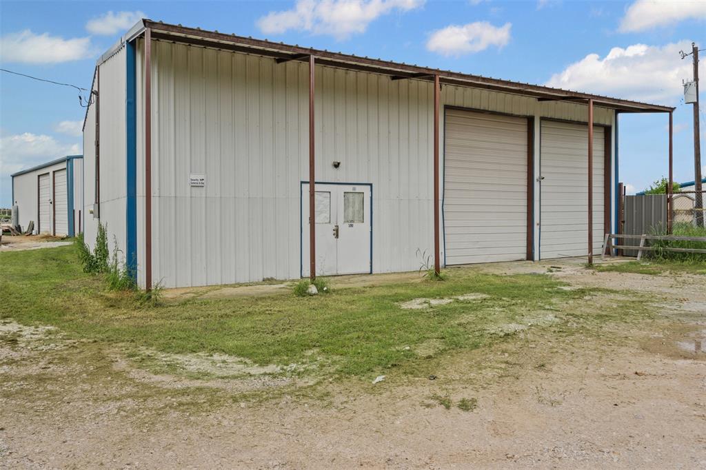 3090 W Highway 199 Property Photo 2
