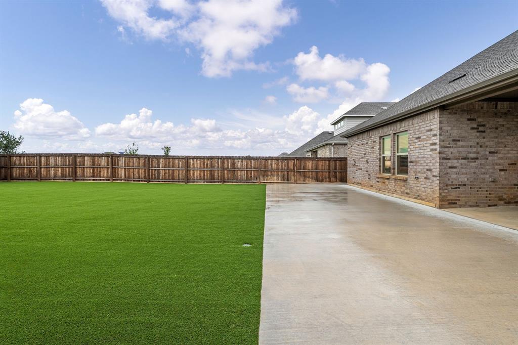 10125 Autumn Leaves Lane Property Photo 4