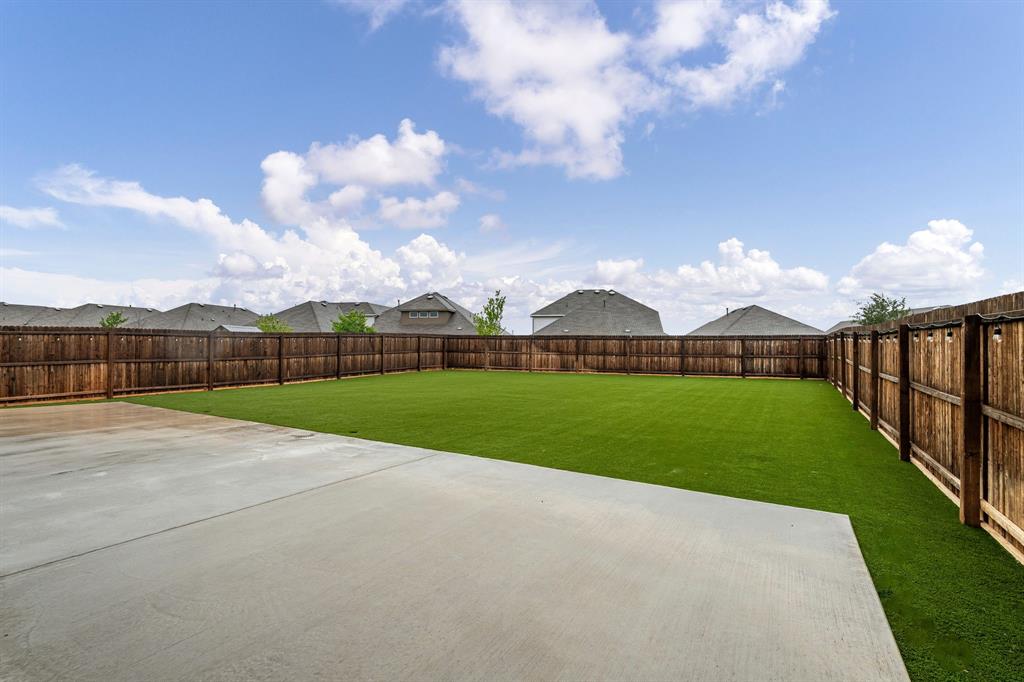 10125 Autumn Leaves Lane Property Photo 6
