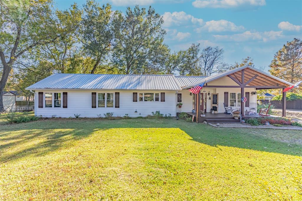 200 E Cedar Property Photo