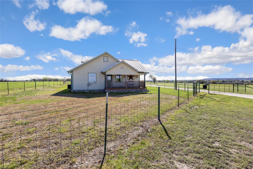 725 County Road 520 Property Photo 12
