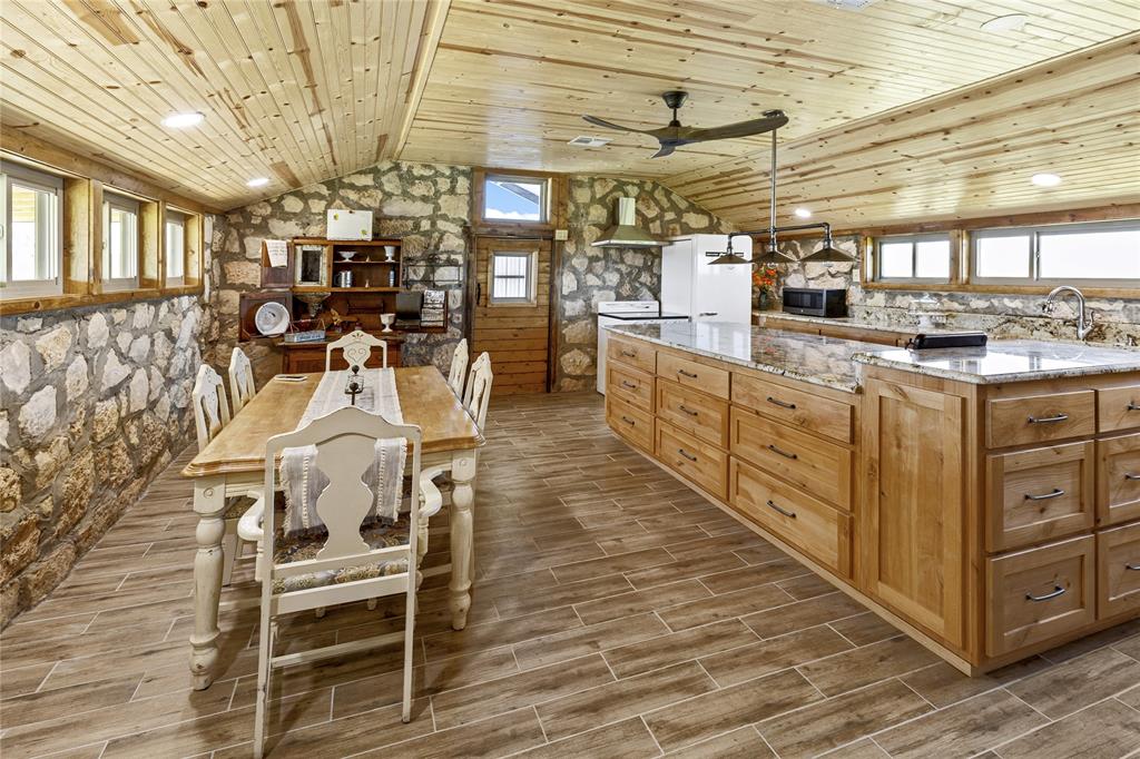 725 County Road 520 Property Photo 32