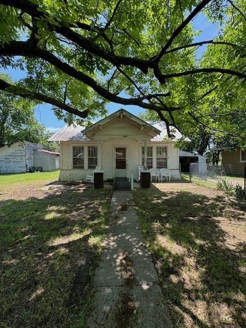 409 E College Street Property Photo