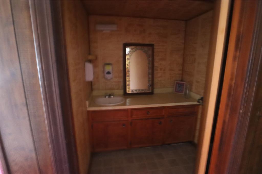 2229 E Loop 254 Property Photo 11