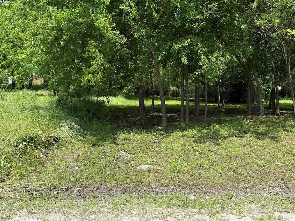 602 W 3rd Street Property Photo 2