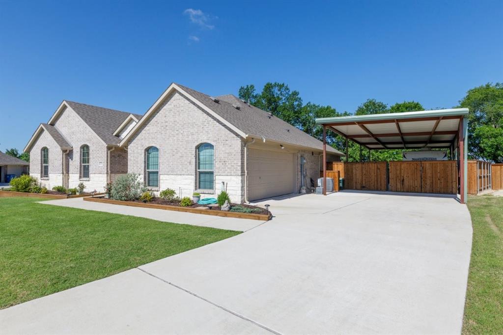 2093 Creekview Lane Property Photo 3