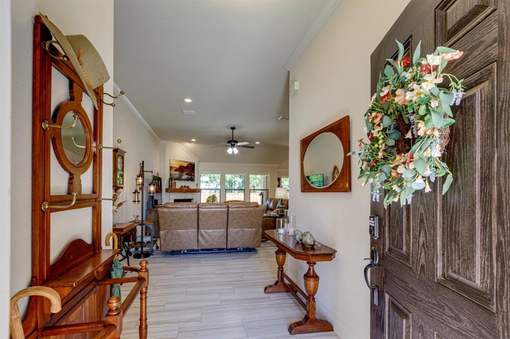 2093 Creekview Lane Property Photo 4