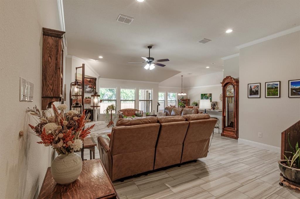 2093 Creekview Lane Property Photo 6