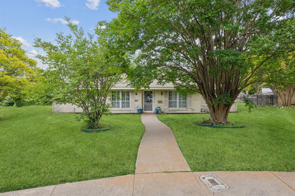 614 Willowbrook Circle Property Photo 1