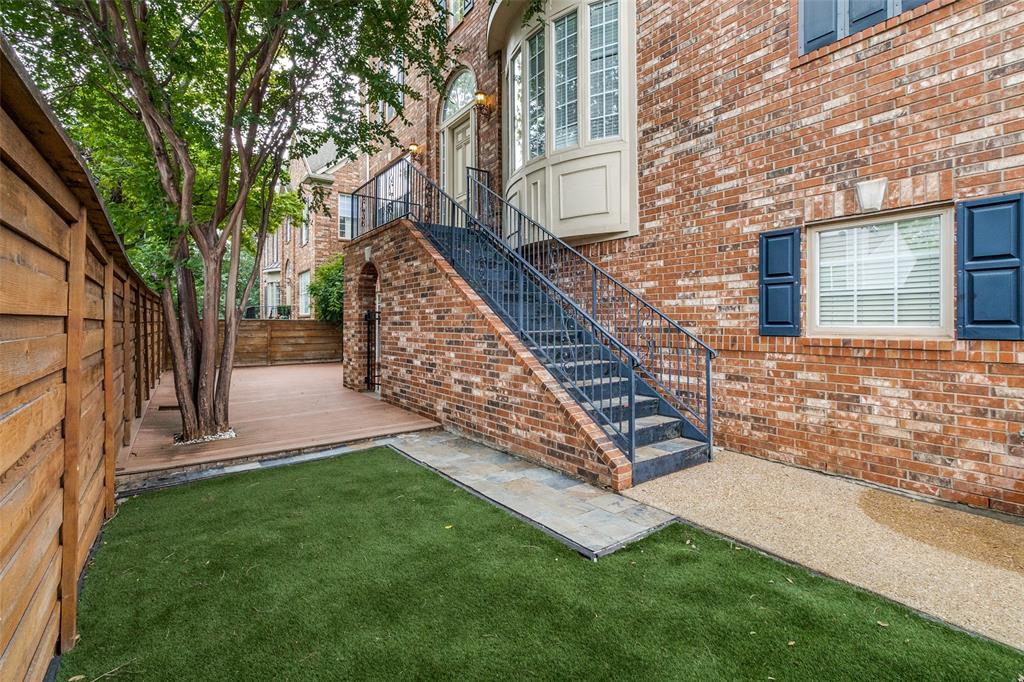 2813 Welborn Street Property Photo