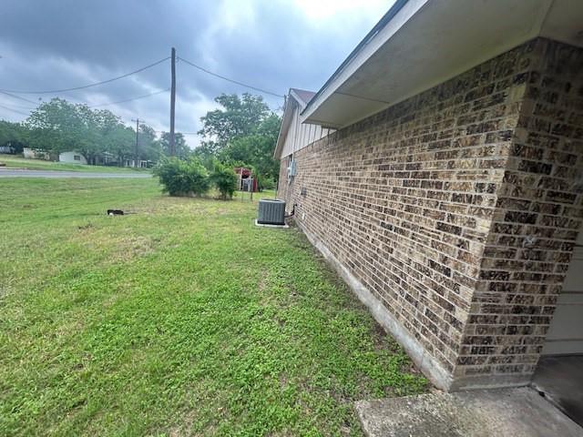 340 N West Street Property Photo 3