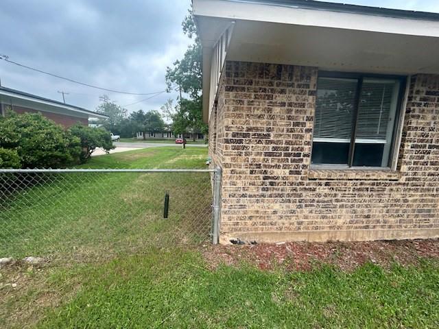 340 N West Street Property Photo 4