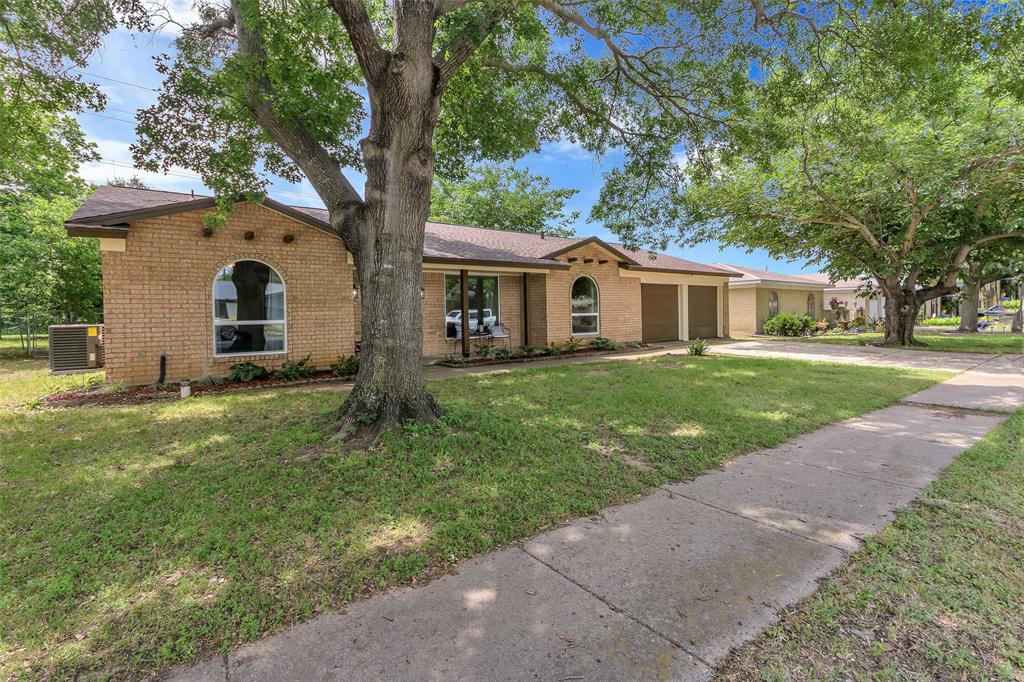 7616 Circle Drive Property Photo 1