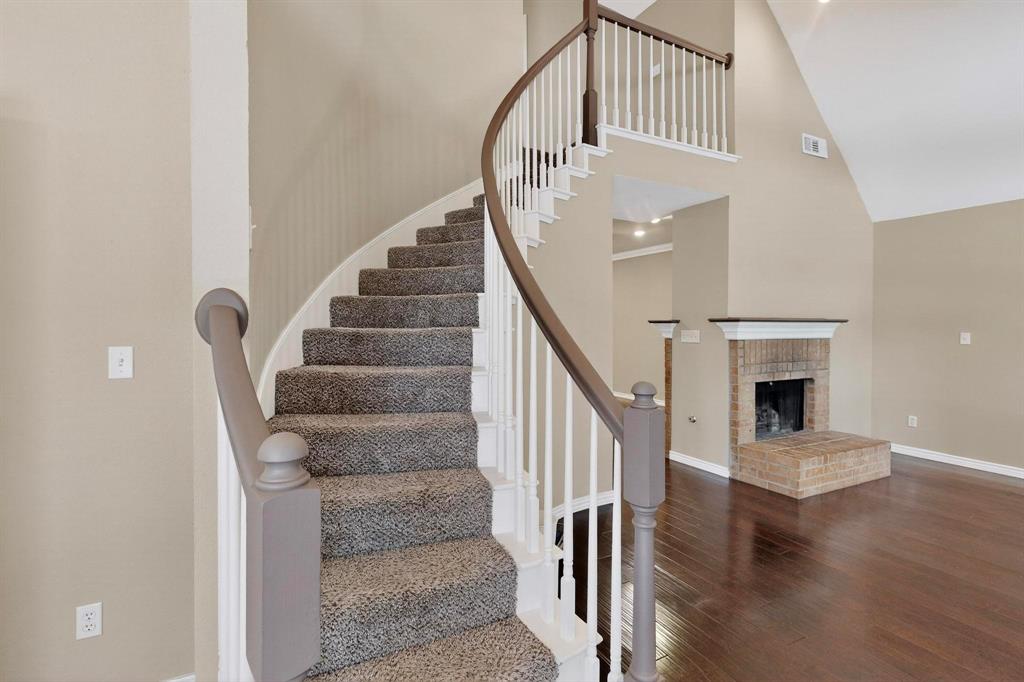 602 Sienna Court Property Photo 8