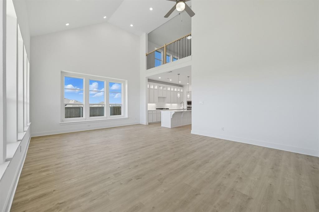 2210 Desmond Drive Property Photo 8