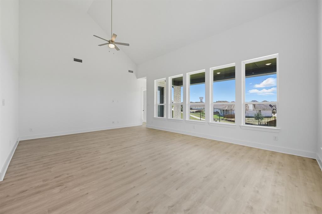 2210 Desmond Drive Property Photo 9