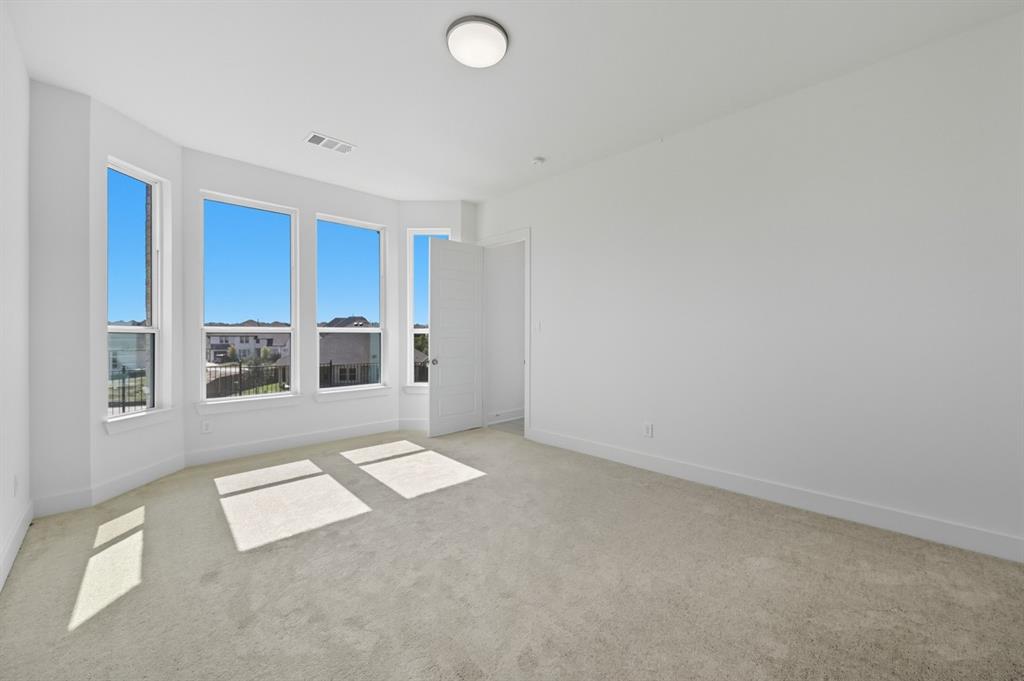 2210 Desmond Drive Property Photo 11