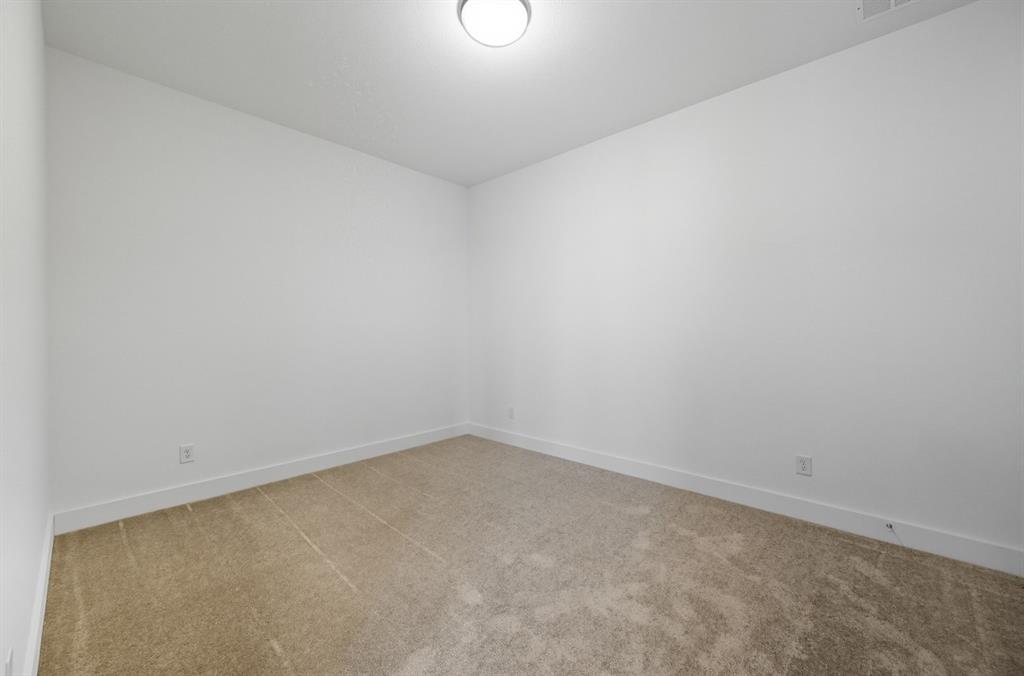 2210 Desmond Drive Property Photo 20