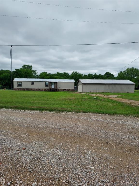 4899 Private Road 1181 Property Photo