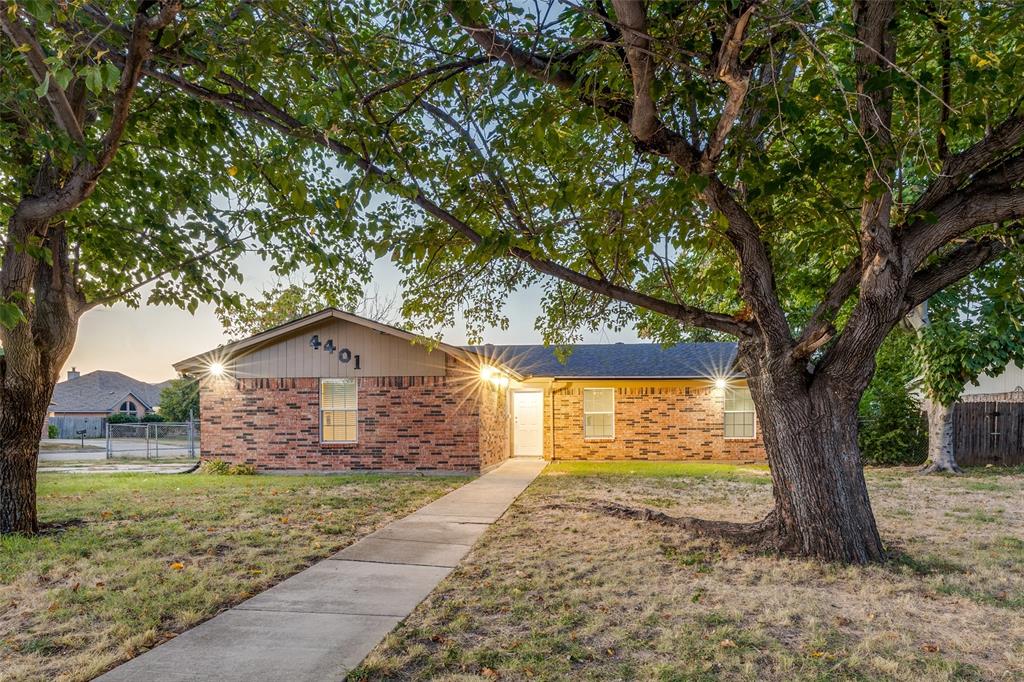 4401 Tiptop Street Property Photo